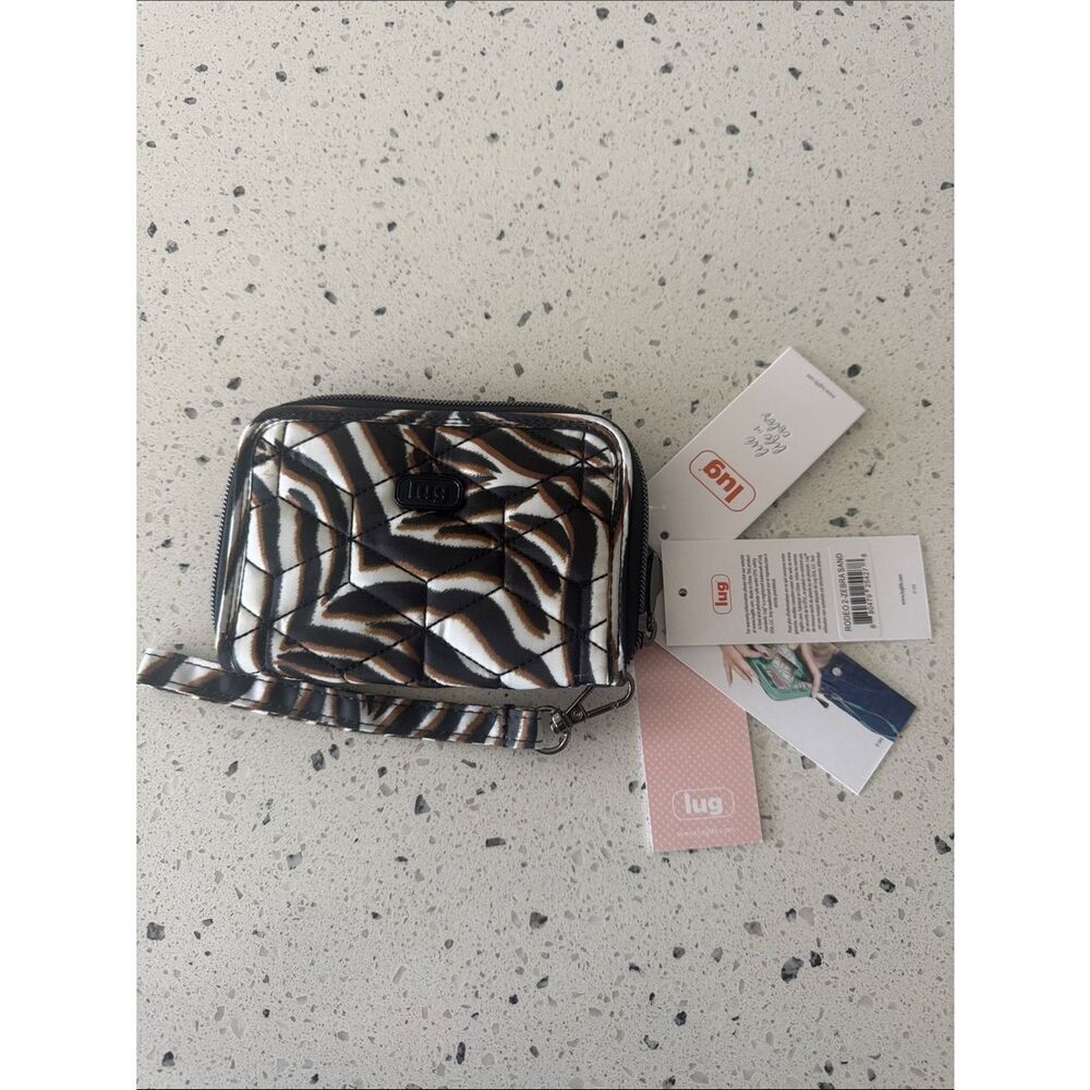 lug RODEO 2-ZEBRA SAND Print Quilted RFID Wristlet Wallet Casual Travel NWT